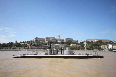 Bemutatták a felújított Lajta monitort-stock-foto