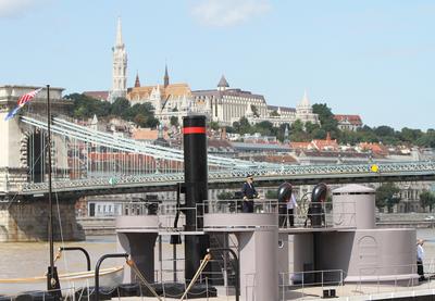 Bemutatták a felújított Lajta monitort-stock-foto