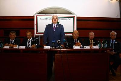 Lengyel Zoltán országgyűlési képviselő sajtótájékoztatója-stock-foto