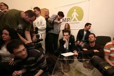 Választások éjszakája - második forduló-stock-foto