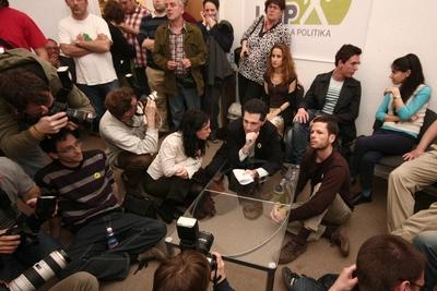 Választások éjszakája - második forduló-stock-foto