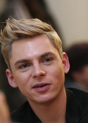 Steiner Kristóf új kötetét dedikálja-stock-foto