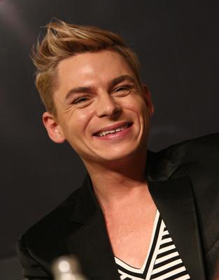 Steiner Kristóf új kötetét dedikálja-stock-foto