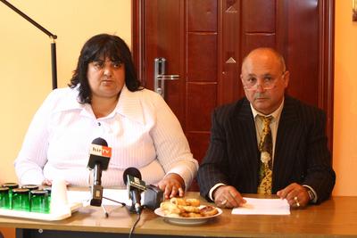 Országos Cigány Önkormányzat sajtótájékoztatója-stock-foto