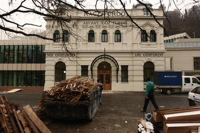 Építkezés a Rácz Fürdőnél-stock-foto