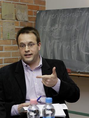 Beszélgetés az m2 jövőjéről-stock-foto