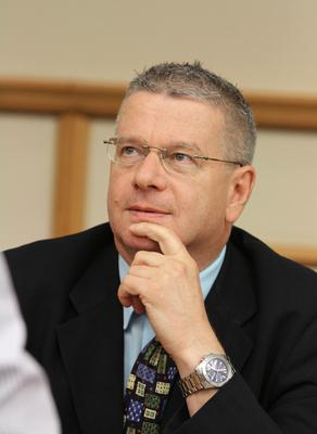 Reptéri biztonság - sajtótájékozttó-stock-foto