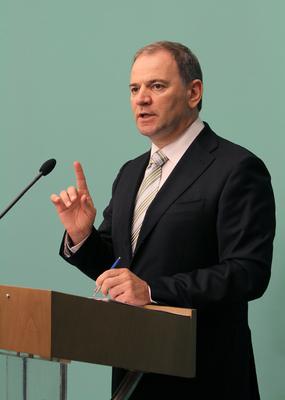 Reptéri biztonság - sajtótájékozttó-stock-foto