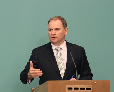 Reptéri biztonság - sajtótájékozttó-stock-foto