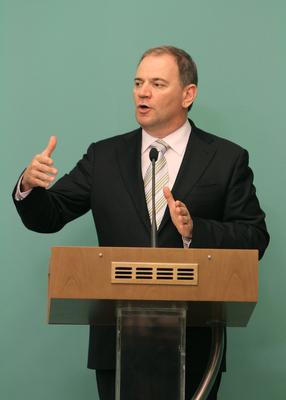 Reptéri biztonság - sajtótájékozttó-stock-foto