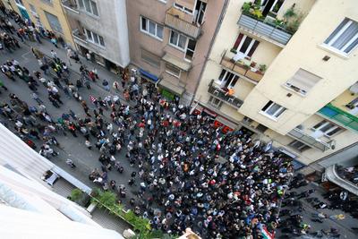 Tüntetés és ellentüntetés az Újlipótvárosban-stock-foto