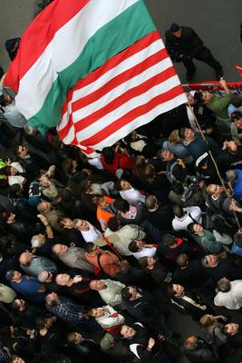 Tüntetés és ellentüntetés az Újlipótvárosban-stock-foto