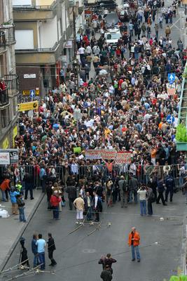 Tüntetés és ellentüntetés az Újlipótvárosban-stock-foto