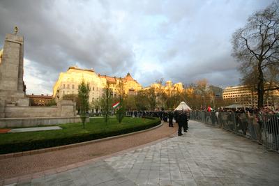 Tüntetés és ellentüntetés az Újlipótvárosban-stock-foto