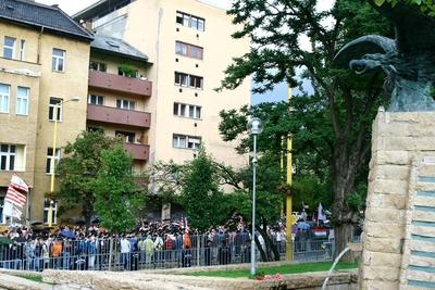 Erődemonstráció egy turulért-stock-foto