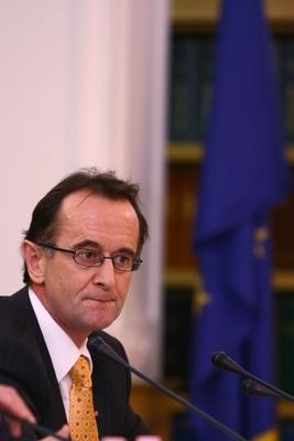 Vállalkozásfinanszírozási szerződések aláírása-stock-foto