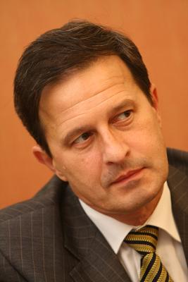 Gazdasági Egyeztető Fórum-stock-foto