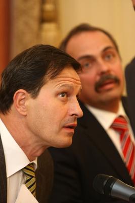 Gazdasági Egyeztető Fórum-stock-foto