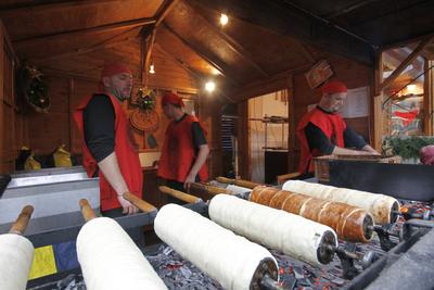 Karácsonyi vásár a Vörösmarty téren-stock-foto