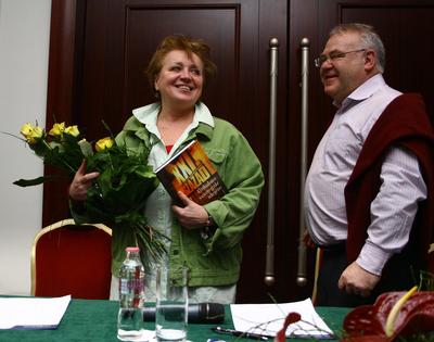 XXI. század könyvbemutató-stock-foto
