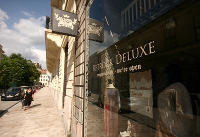 Retrock Deluxe üzlet-stock-foto