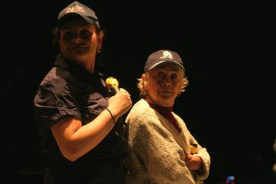 Budapest, 2009.05.12.
Lars von Trier - Christian Lollike: Dogville című darabjának bemutatója a Bárka Színházban Anger Zsolt rendezésésben.

A képen: Varga Anikó és Margitai Ági (jobbra)-stock-foto
