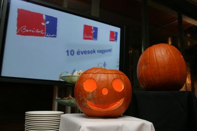 Halloween parti Barátok közt-stock-foto