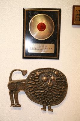 Koncz Zsuzsa-életműkiállítás a Komédiumban-stock-foto