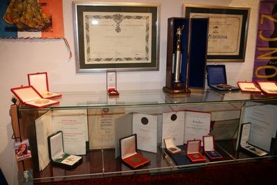 Koncz Zsuzsa-életműkiállítás a Komédiumban-stock-foto