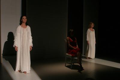 Dacia Maraini: A Királynő teste-stock-foto