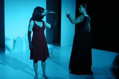 Dacia Maraini: A Királynő teste-stock-foto