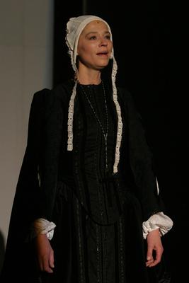 Dacia Maraini: A Királynő teste-stock-foto