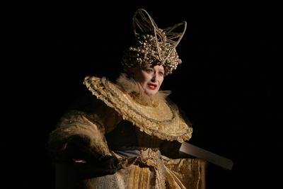 Dacia Maraini: A Királynő teste-stock-foto