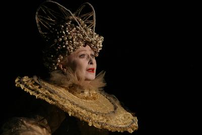 Dacia Maraini: A Királynő teste-stock-foto