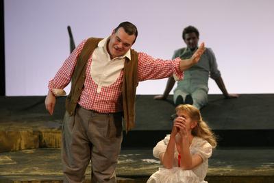 Ödön von Horváth: Mesél a bécsi erdő-stock-foto