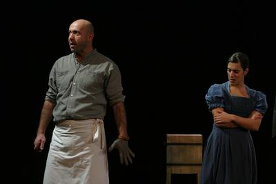 Ödön von Horváth: Mesél a bécsi erdő-stock-foto