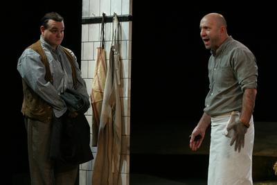 Ödön von Horváth: Mesél a bécsi erdő-stock-foto