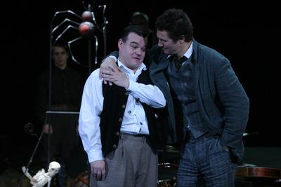 Ödön von Horváth: Mesél a bécsi erdő-stock-foto