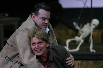 Ödön von Horváth: Mesél a bécsi erdő-stock-foto