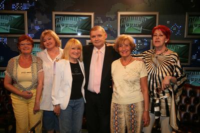 Táncdalénekesek a Napkeltében-stock-foto