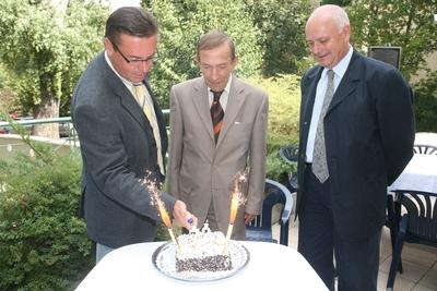 Antal Imre 72 éves-stock-foto