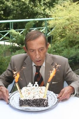 Antal Imre 72 éves-stock-foto