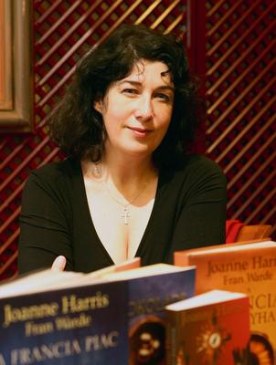 Joanne Harris Szentendrén mutatta be új könyveit-stock-foto