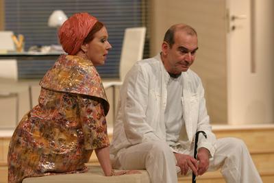 Bernard Slade: Romantikus komédia-stock-foto