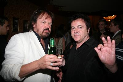 Szép nyári nap buli a Moulin Rouge-ban-stock-foto