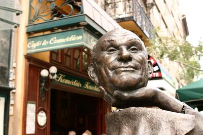 Hofi-szobor a Nagymező utcában-stock-foto