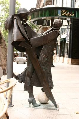 Hofi-szobor a Nagymező utcában-stock-foto