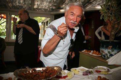 Táncdalénekesek, zenészek a Remízben-stock-foto