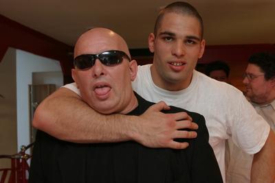 Török Ádám és fia-stock-foto