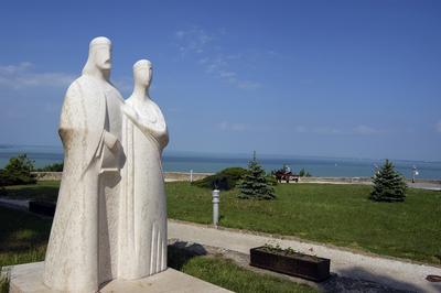 Tihany, I. András és felesége szobra-stock-foto